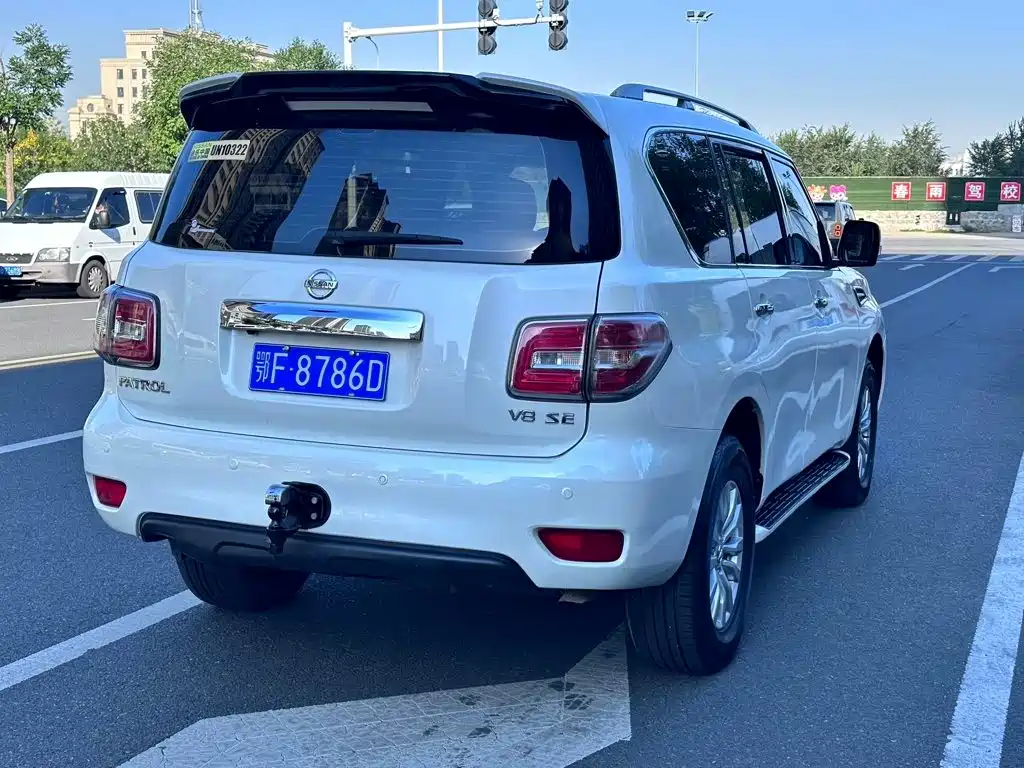 Nissan Patrol — миниатюра 4