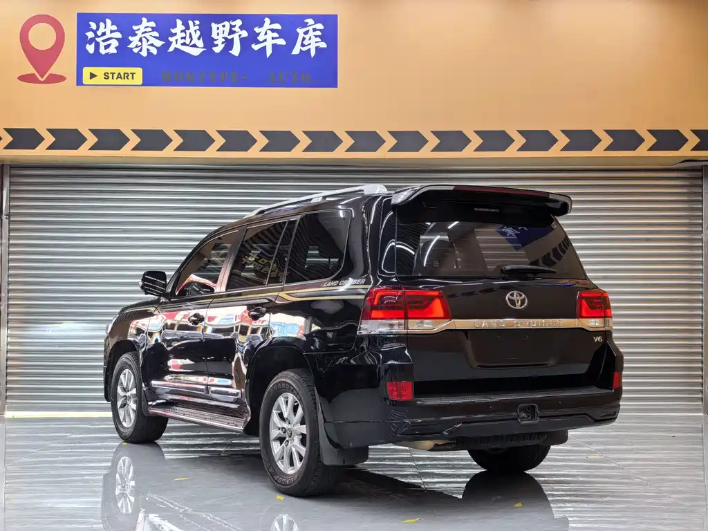 Toyota Land Cruiser — миниатюра 6