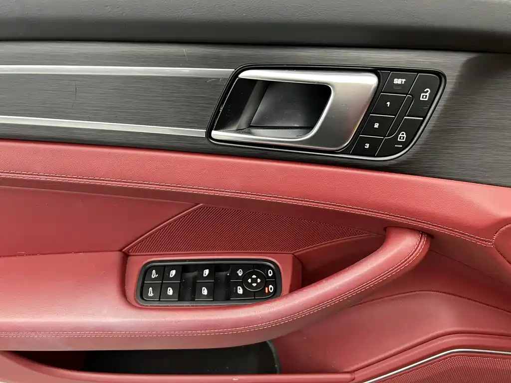 Porsche Panamera — миниатюра 9