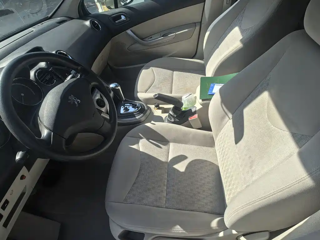 Peugeot 408 — миниатюра 4