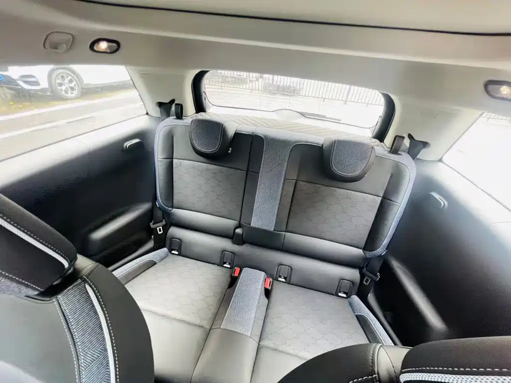 MINI MINI COOPER EV — миниатюра 8