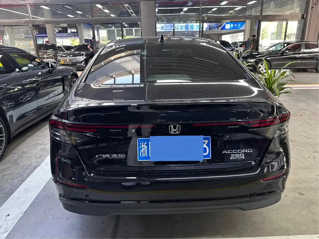 Honda Accord — миниатюра 13