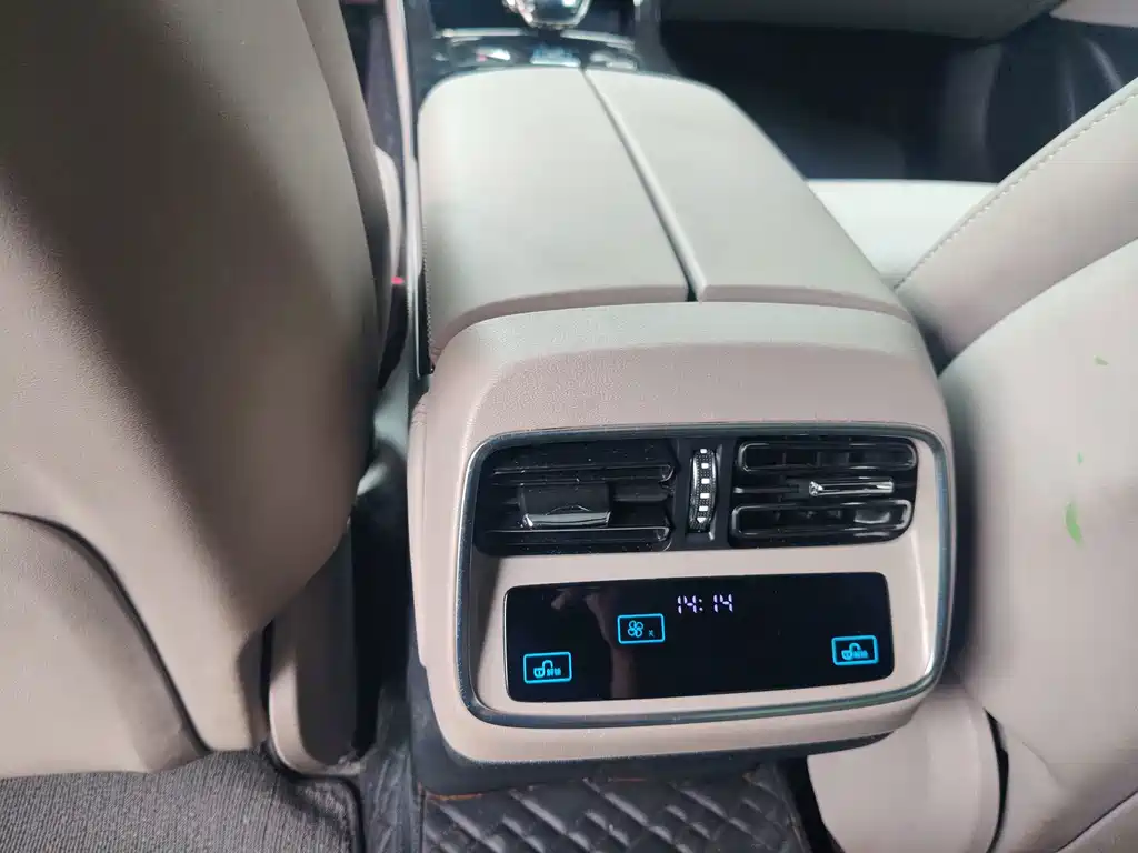 BYD Han — миниатюра 13