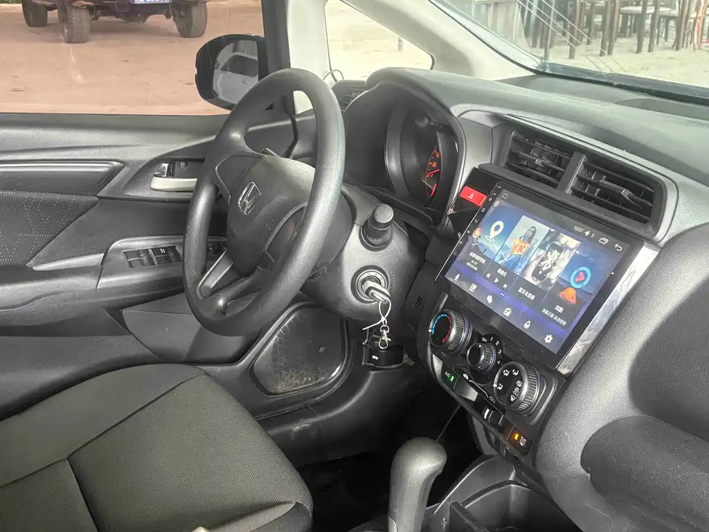 Honda Fit — миниатюра 6