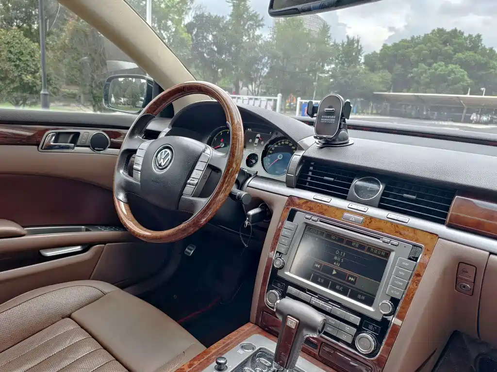 Volkswagen Phaeton — миниатюра 21