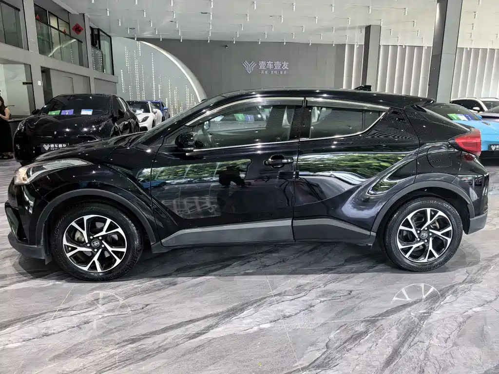 Toyota C-HR — миниатюра 6