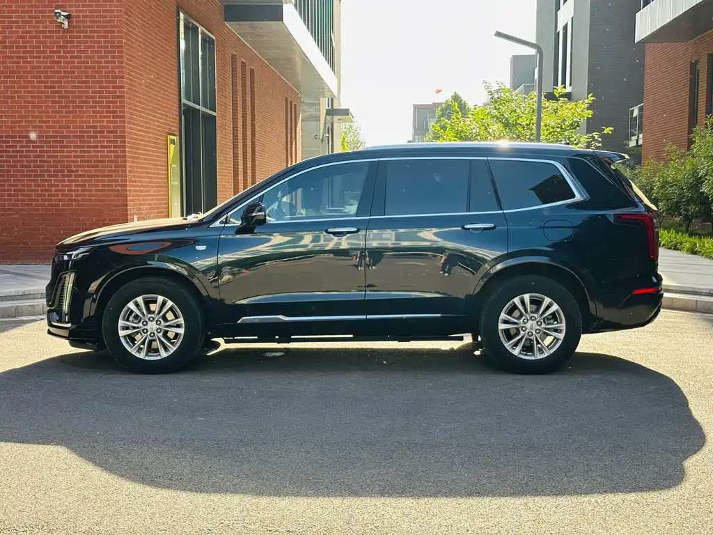 Cadillac XT6 2021 2.0T мест