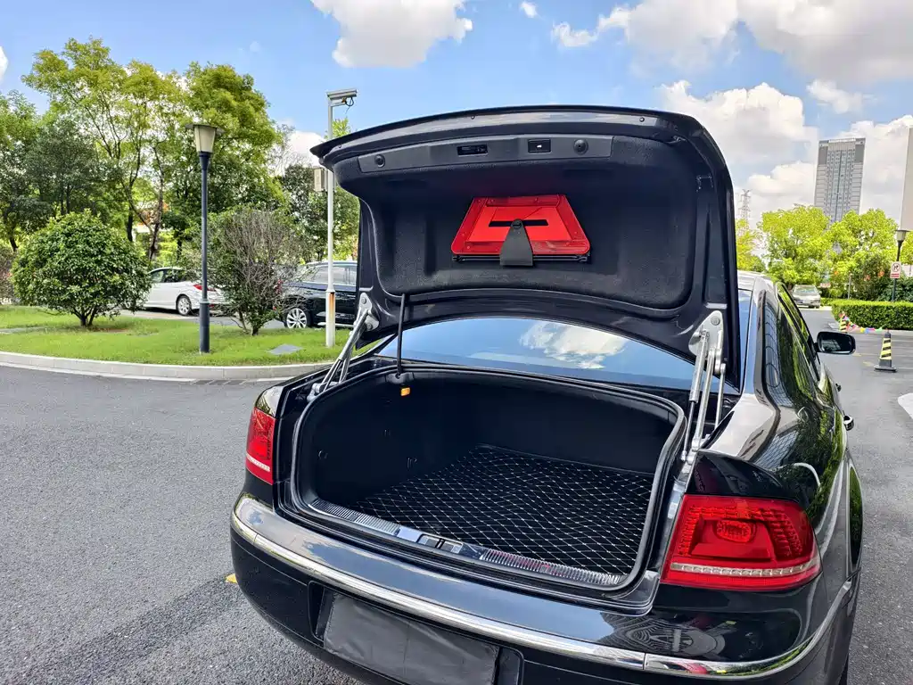 Volkswagen Phaeton — миниатюра 13
