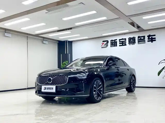 VOLVO S90 2025