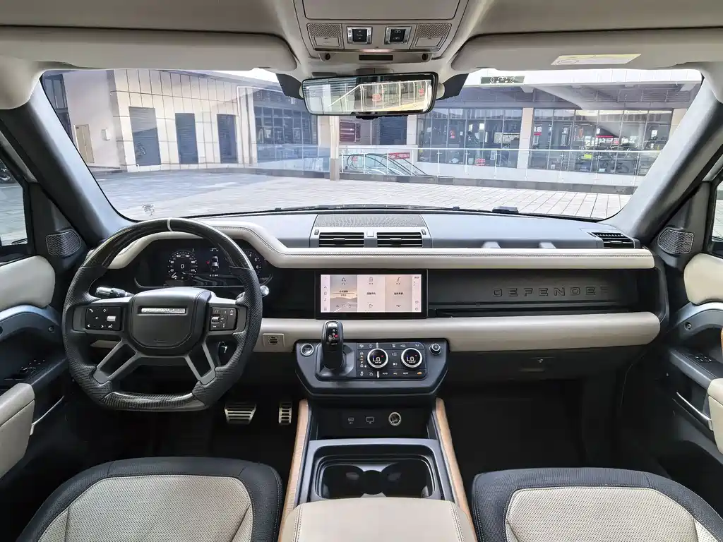 Land Rover Defender — миниатюра 5