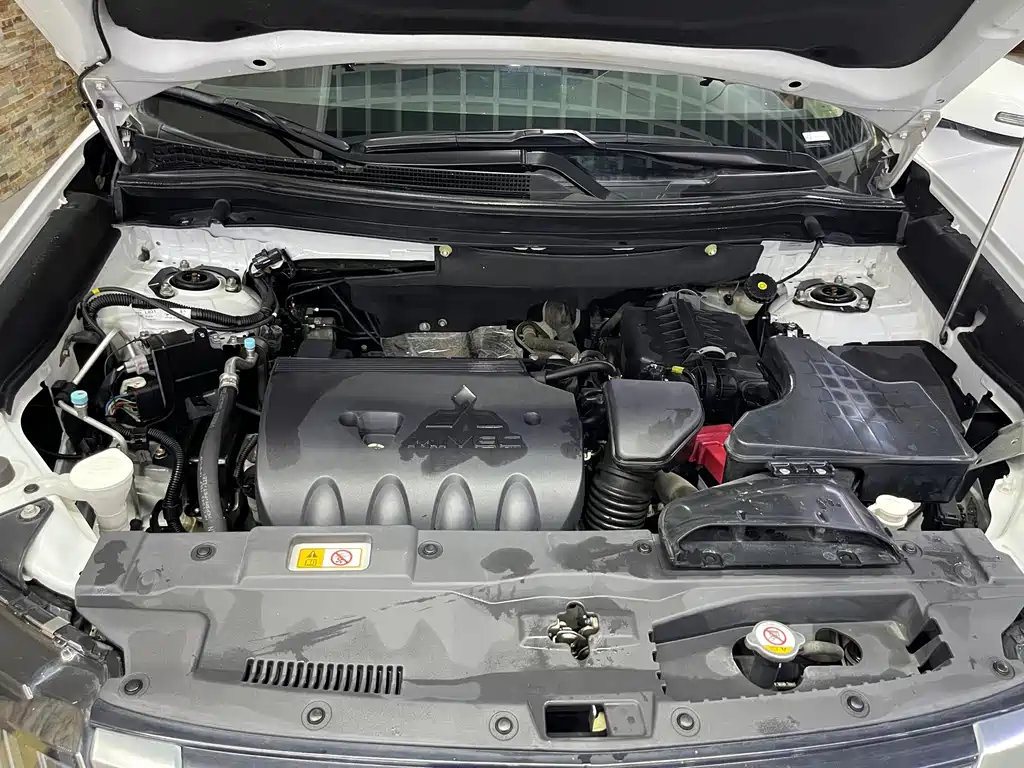 Mitsubishi Outlander — миниатюра 16