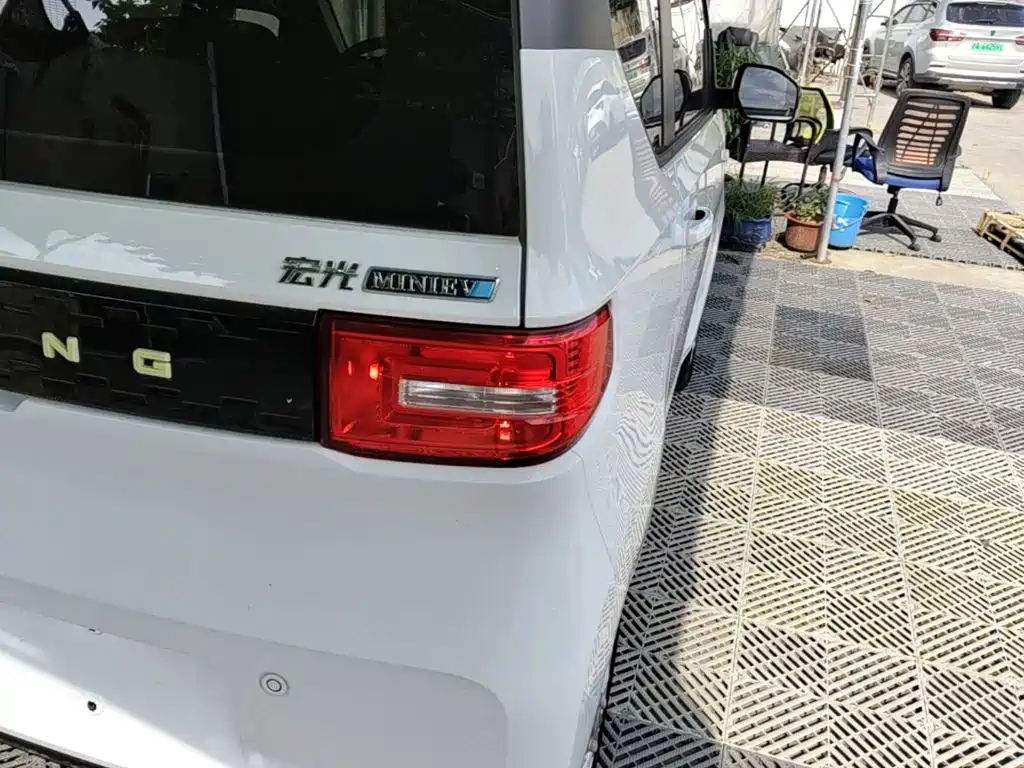 Wuling MINIEV — миниатюра 8
