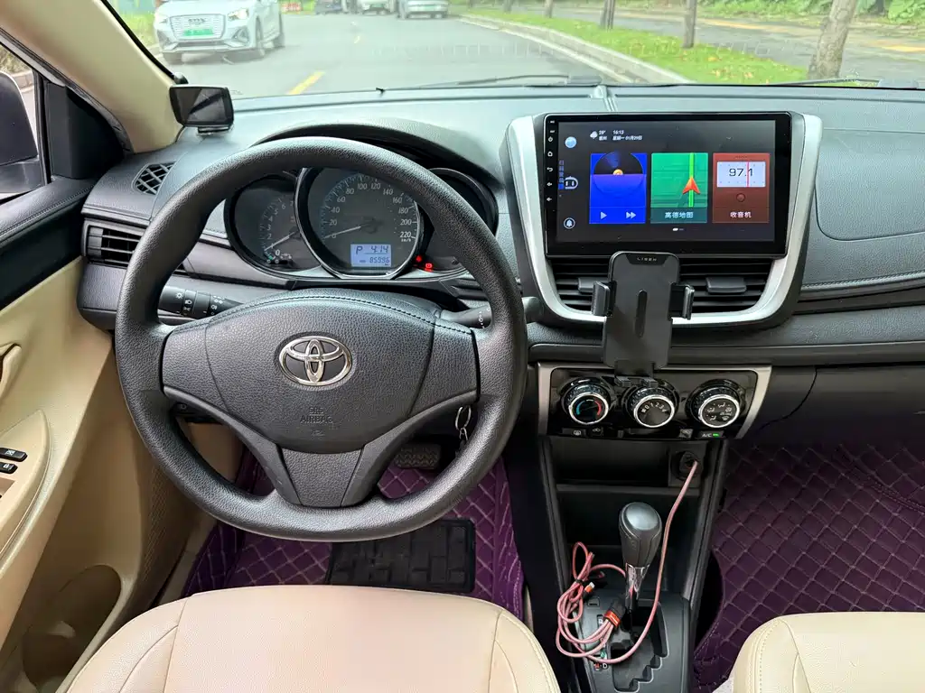 Toyota Yaris L — миниатюра 22