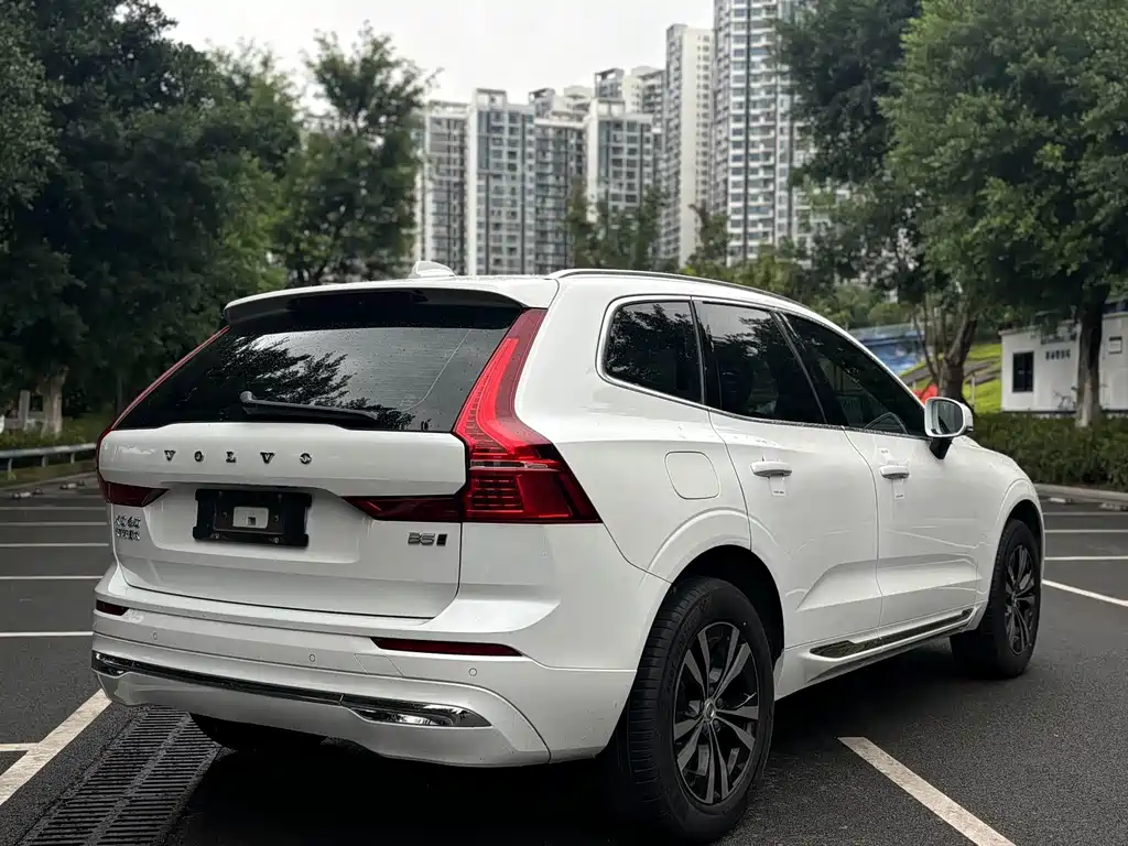 Volvo XC60 2022 B5 Luxury