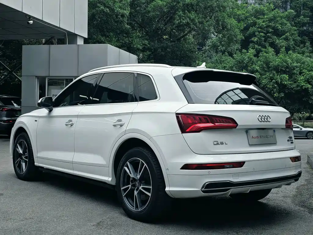 Audi Q5L — миниатюра 5