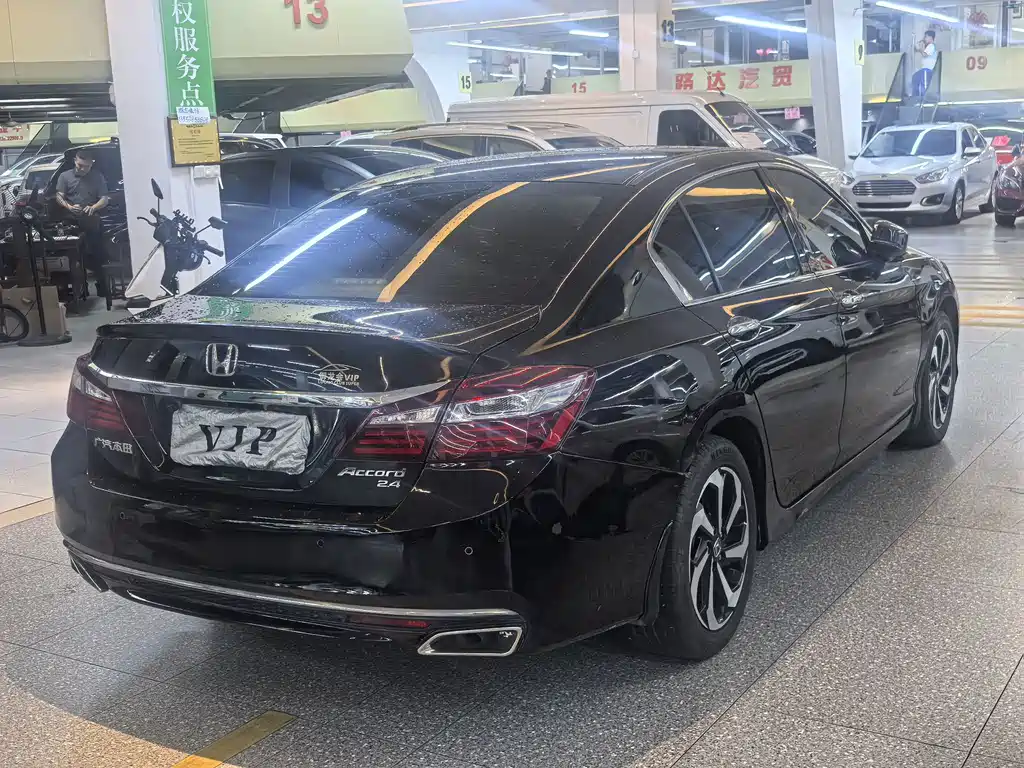 Honda Accord — миниатюра 8