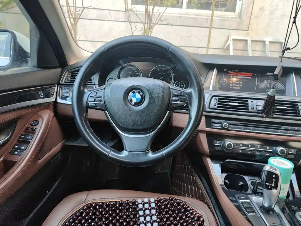 BMW 5 Series — миниатюра 3