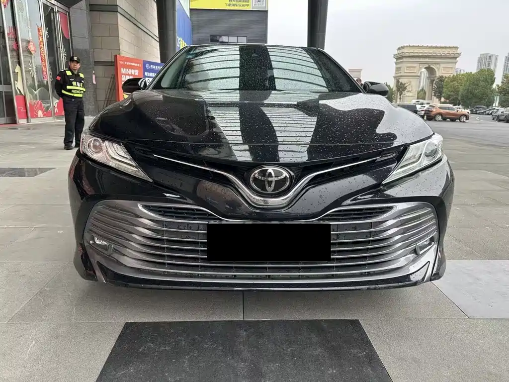 Toyota Camry — миниатюра 2