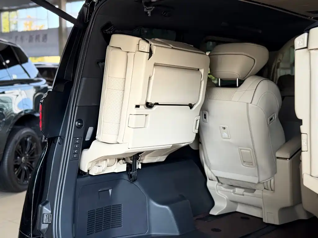Toyota Alphard — миниатюра 25