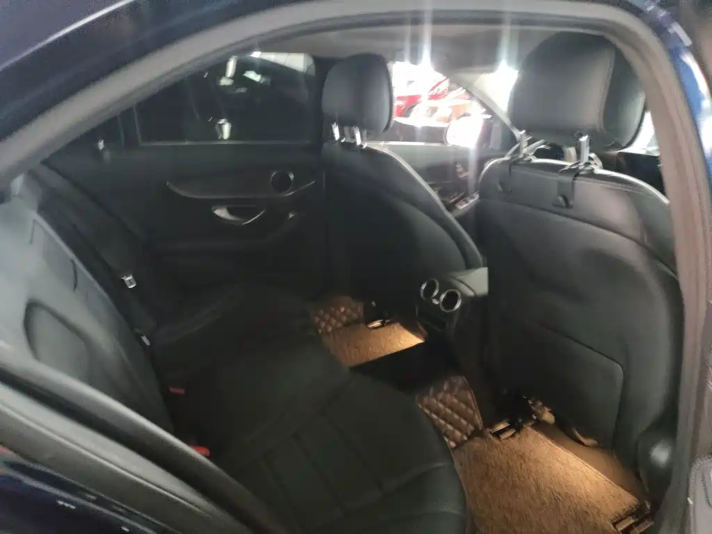 Mercedes-Benz C-Class — миниатюра 10