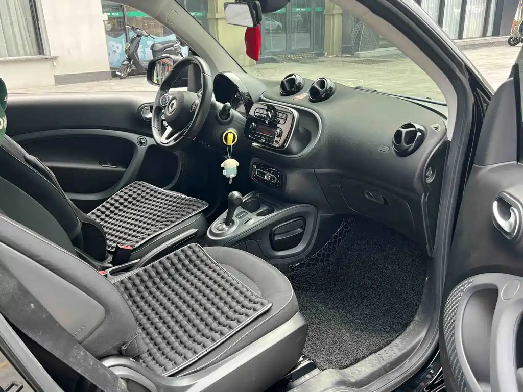smart Smart Fortwo — миниатюра 7