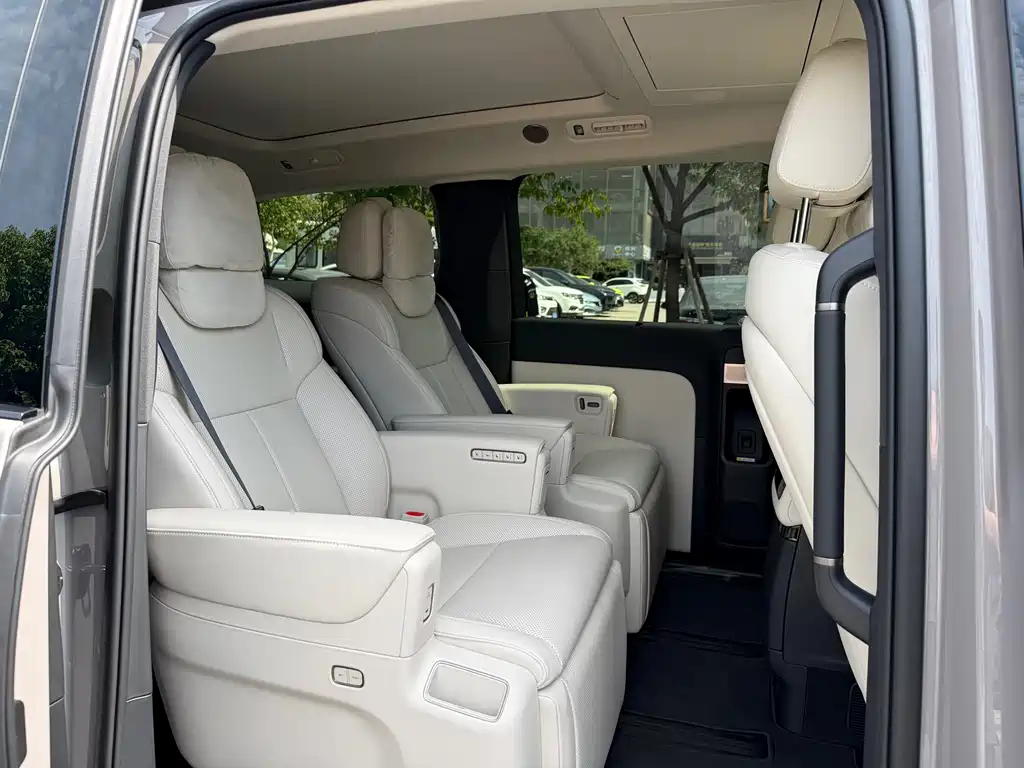 Li Auto Li MEGA — миниатюра 8