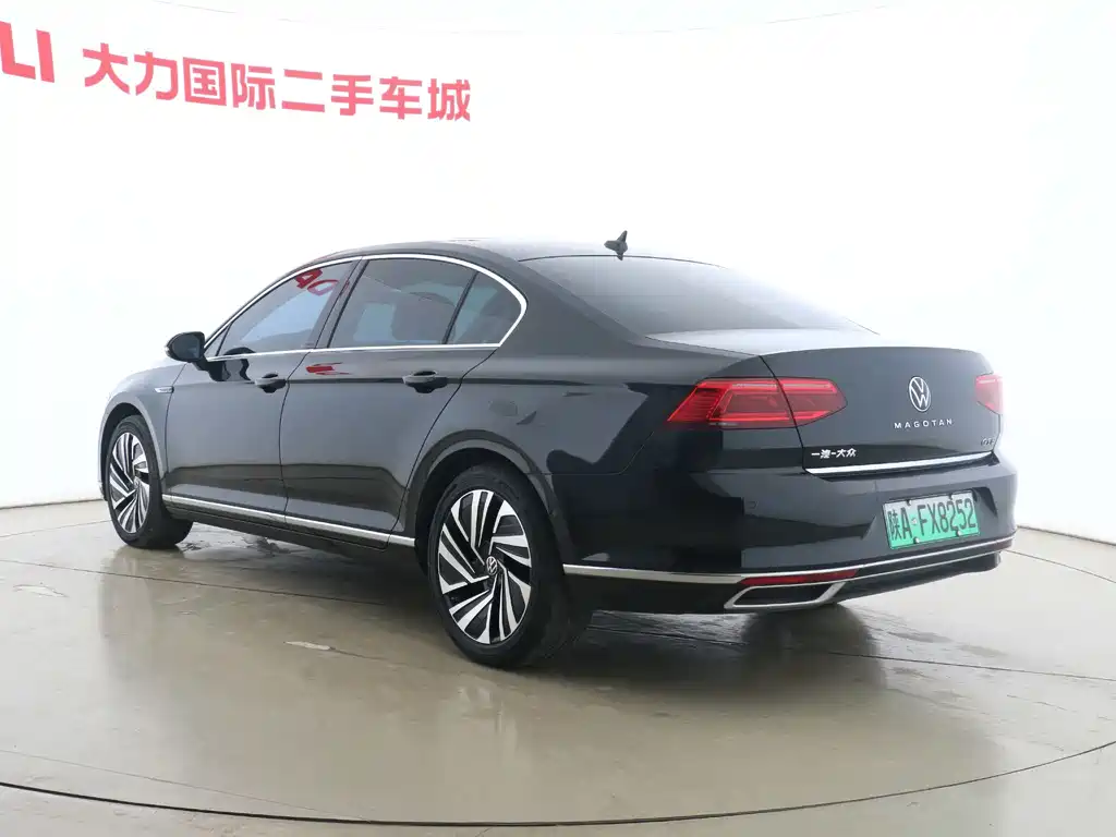 VOLKSWAGEN MAGOTAN GTE PLUG IN HYBRID