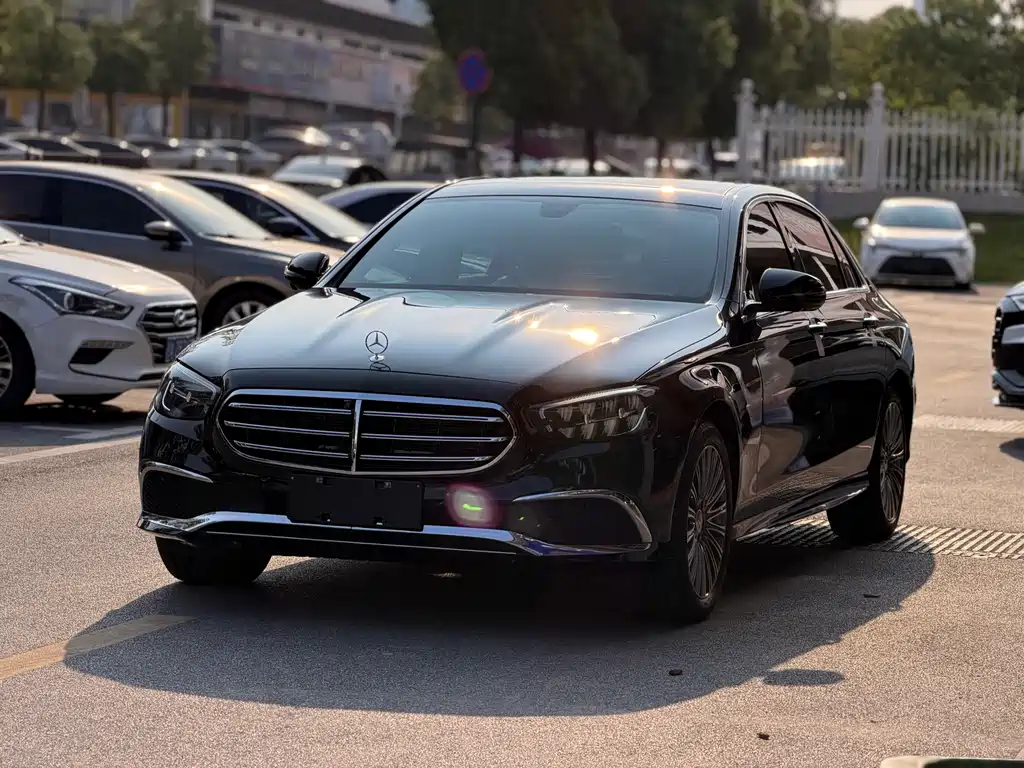 Mercedes-Benz E-Class — миниатюра 2