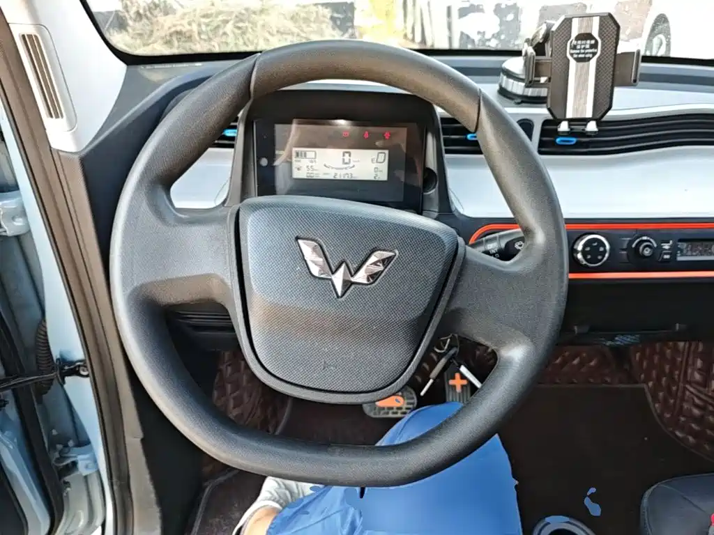 Wuling MINIEV — миниатюра 11