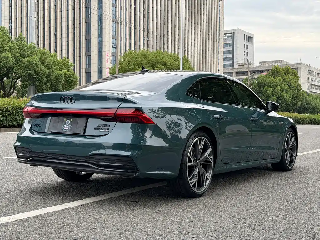 Audi A7L — миниатюра 4