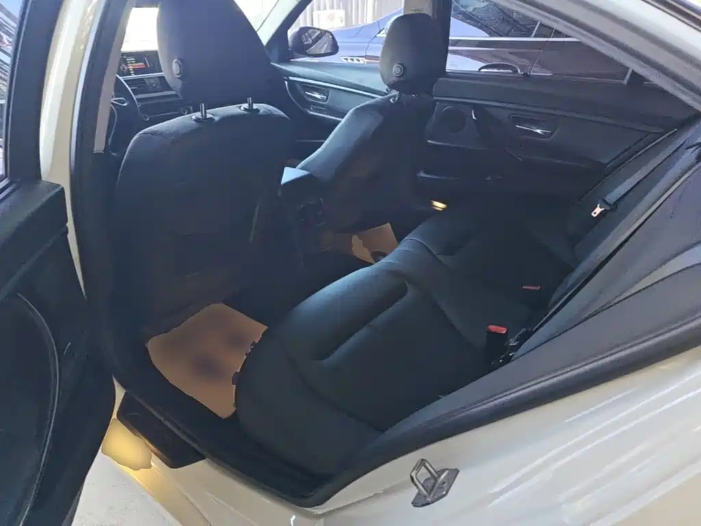 BMW 3 Series — миниатюра 17