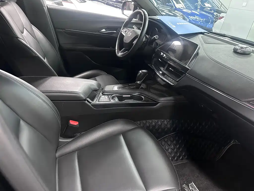 Cadillac CT4 — миниатюра 8