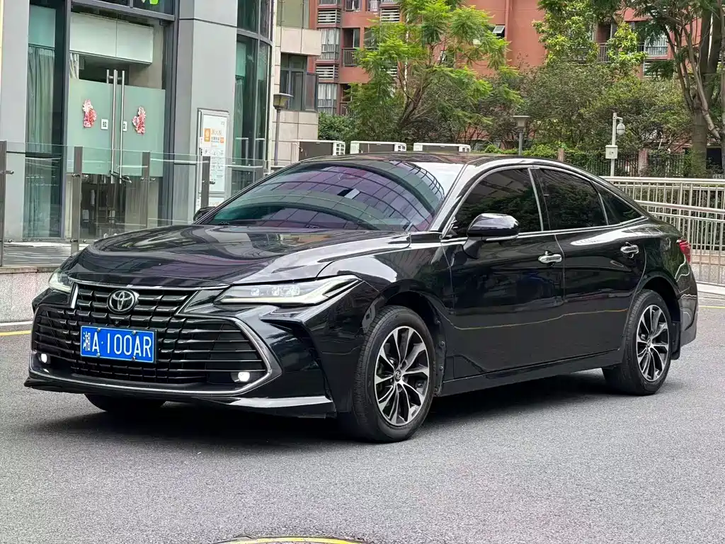 Купить Toyota Avalon