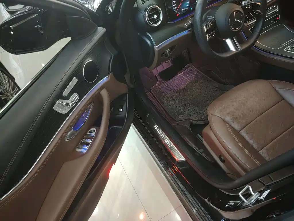 Mercedes-Benz E-Class — миниатюра 17