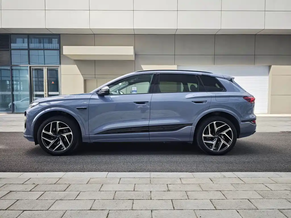 Audi Q6L e-tron — миниатюра 8