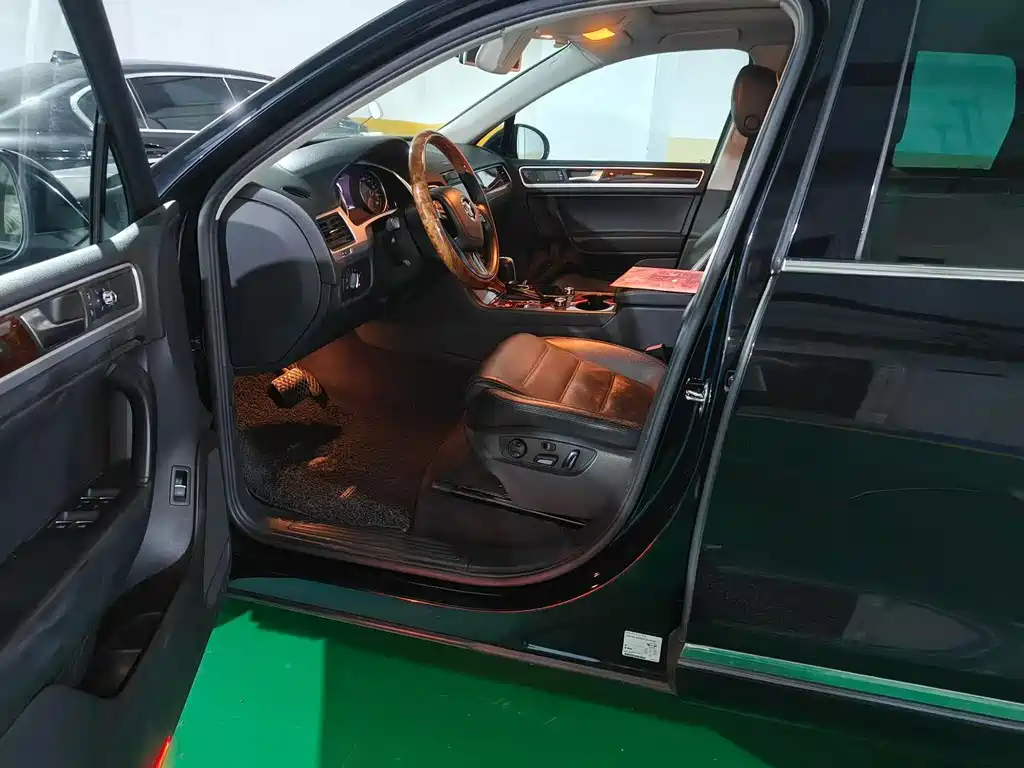 Volkswagen Touareg — миниатюра 5