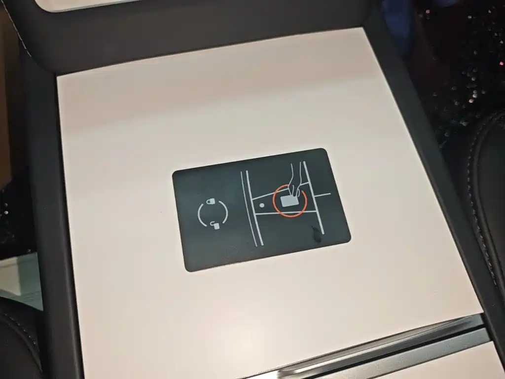 Tesla Model 3 — миниатюра 9