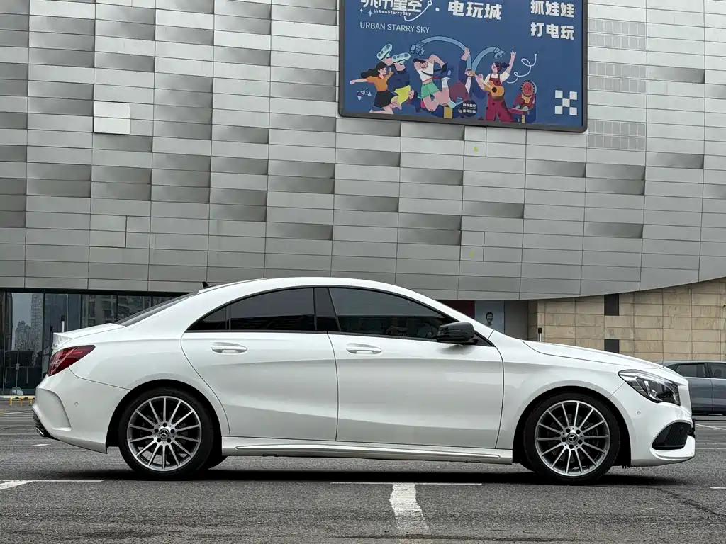 MERCEDES-BENZ CLA