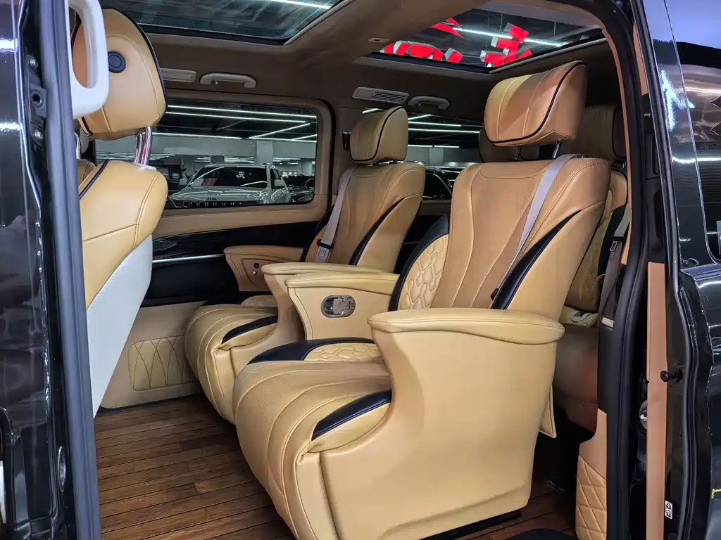 Mercedes-Benz V-Class — миниатюра 8