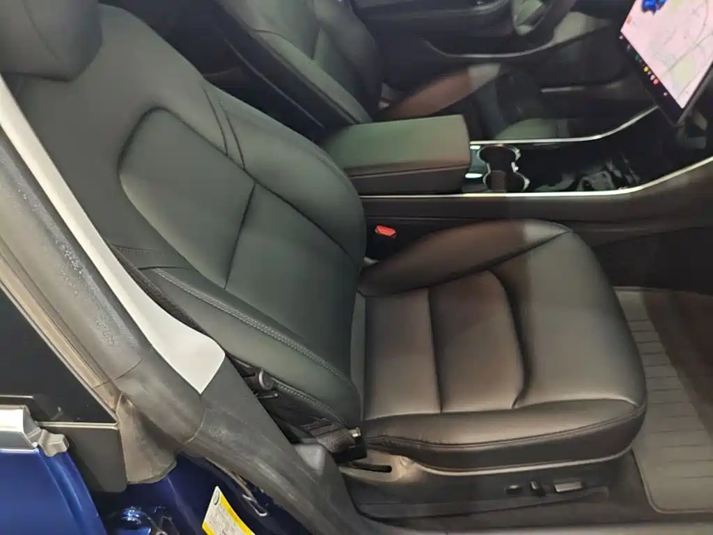 Tesla Model 3 — миниатюра 25