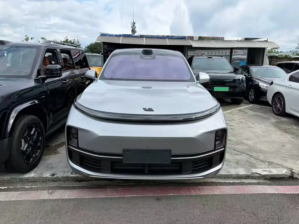 Li Auto Li L8 — миниатюра 2