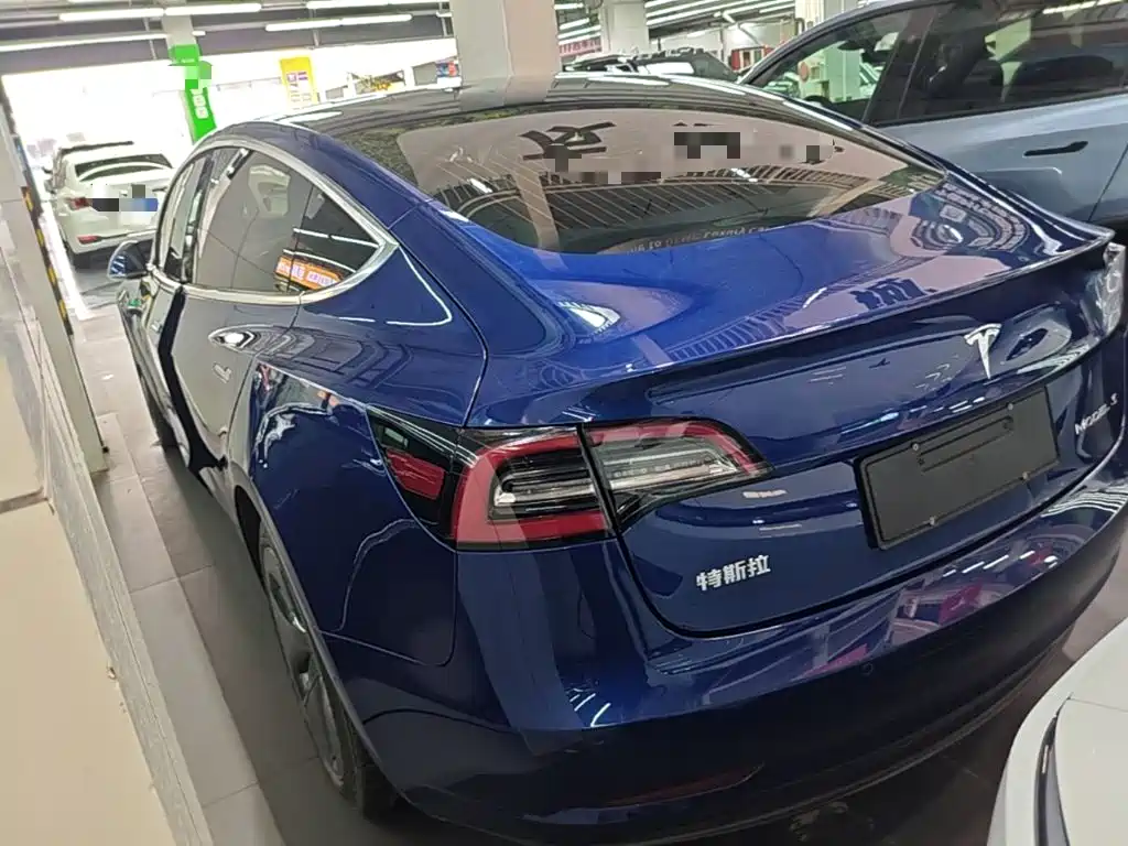 Tesla Model 3 — миниатюра 5