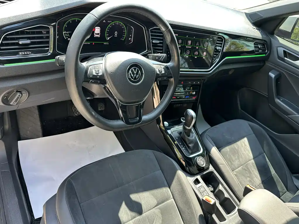 Volkswagen T-Roc — миниатюра 14