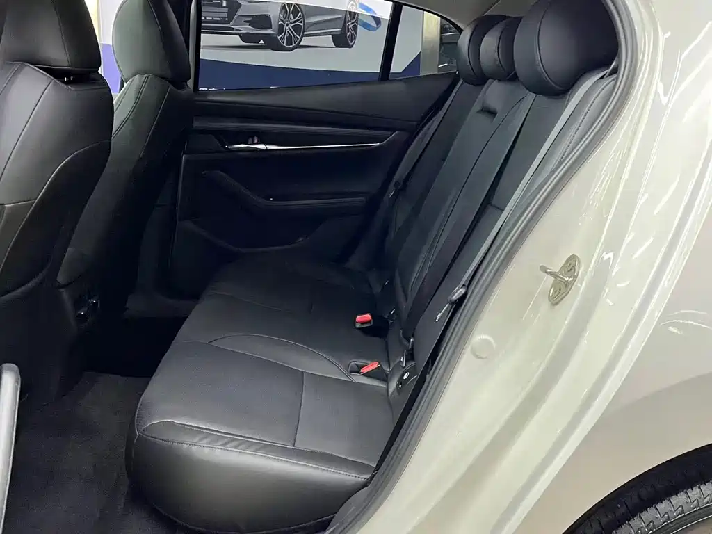 Mazda 3 Axela — миниатюра 12