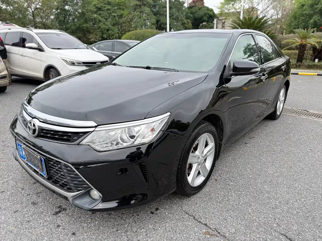 TOYOTA CAMRY