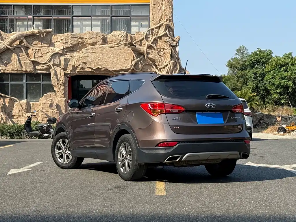 Hyundai Santa Fe — миниатюра 3