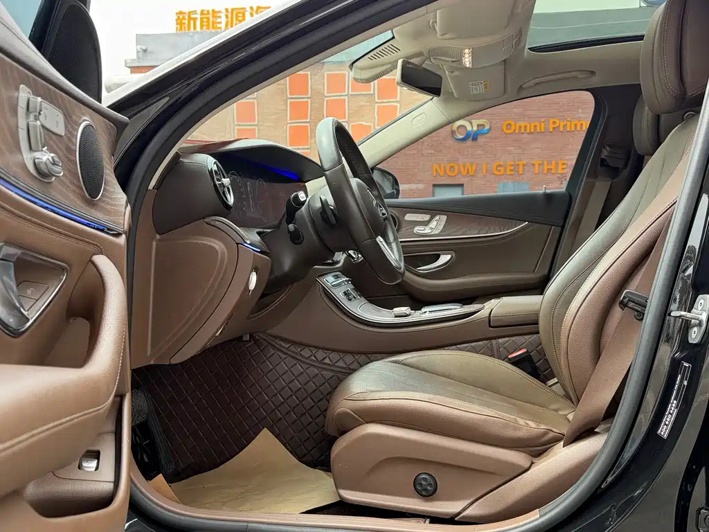 Mercedes-Benz E-Class — миниатюра 7