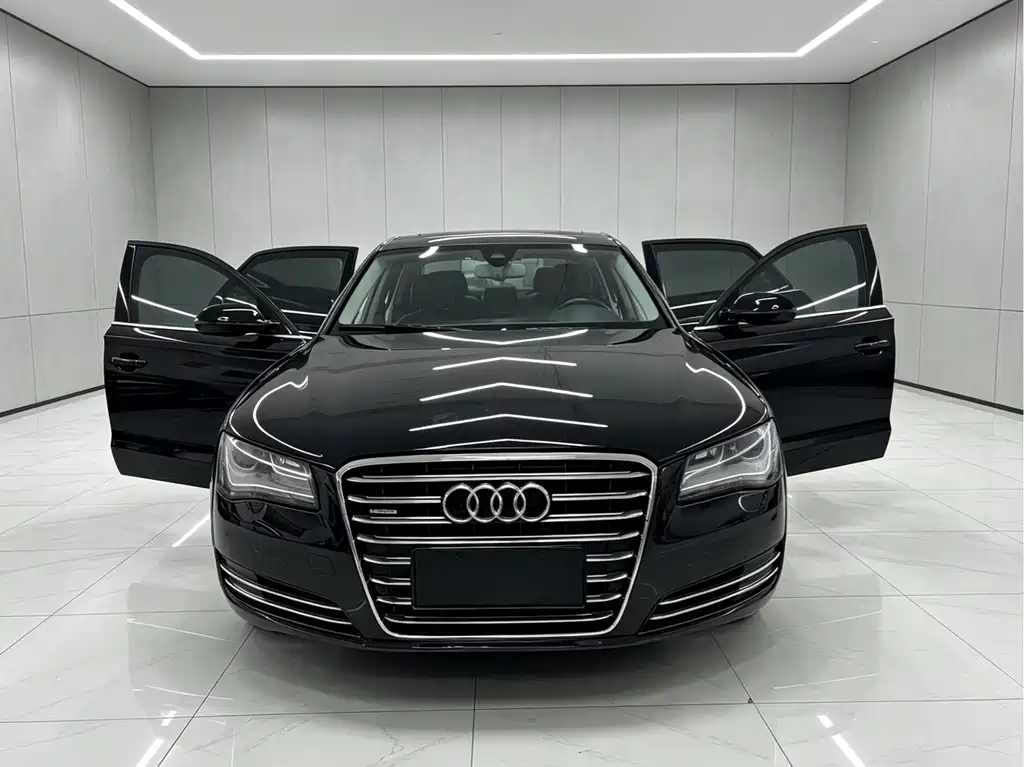 Купить Audi A8