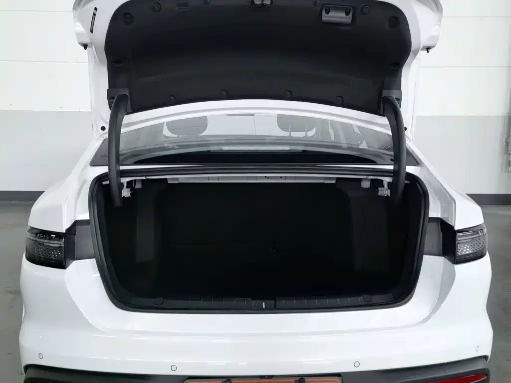 BYD Seal 05 DM-i — миниатюра 16