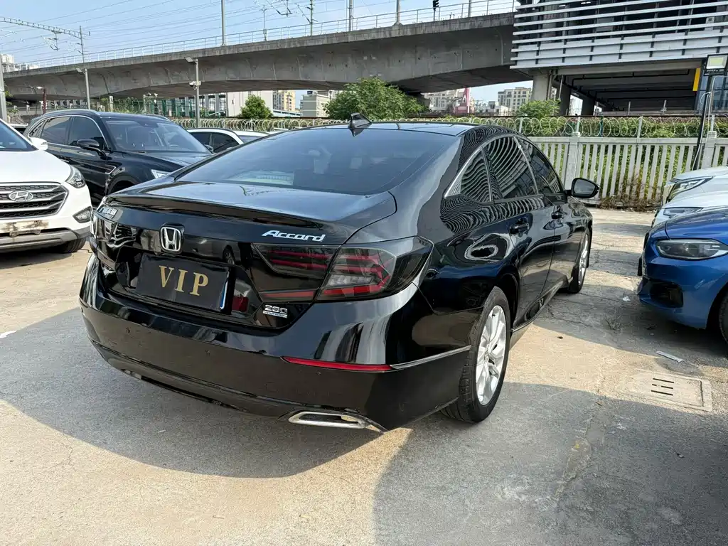 Honda Accord — миниатюра 8